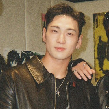 백호 최근 활동샷