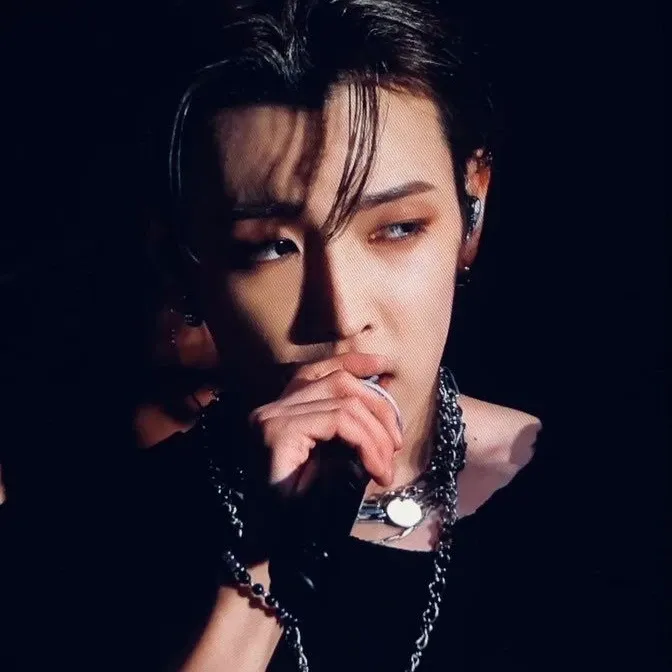 弘中 (ATEEZ)的幕後花絮