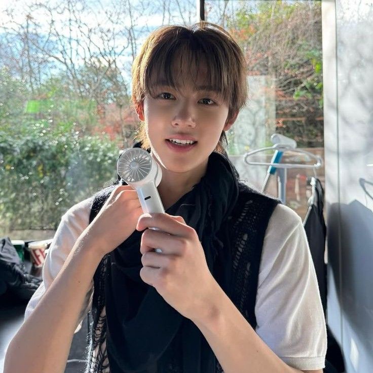 Feed komunitas K-pop terpanas hari ini