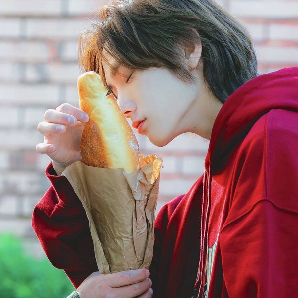 Signature photo of Sungho (BOYNEXTDOOR) capturing their charm