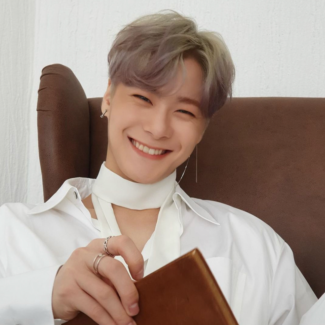 A moment captured by Moonbin (ASTRO)'s fan