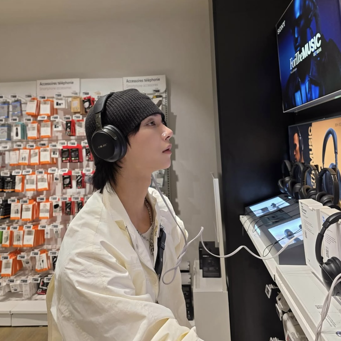 A moment captured by Joshua (SEVENTEEN)'s fan