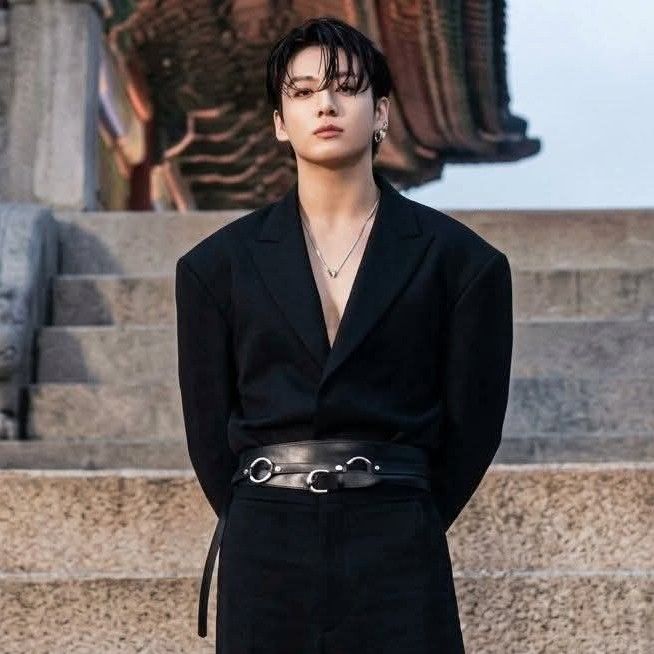 Foto aktivitas terbaru Jungkook (BTS)