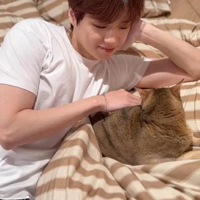 강다니엘의 비하인드 컷