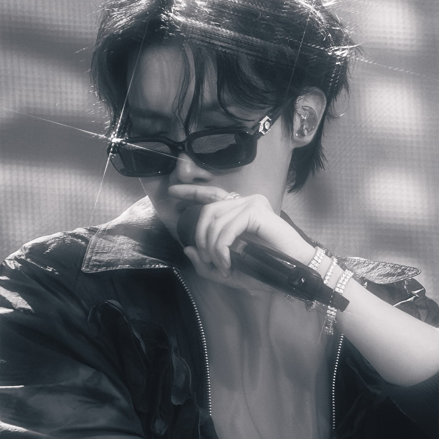 Momen yang diabadikan oleh penggemar j-hope (BTS)