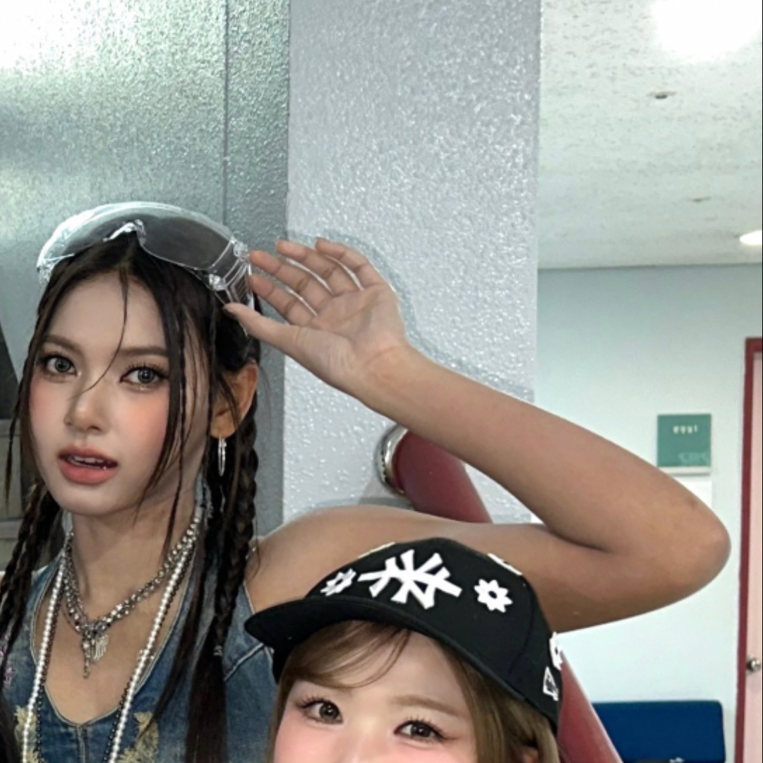 Behind-the-scenes cut of SAY MY NAME