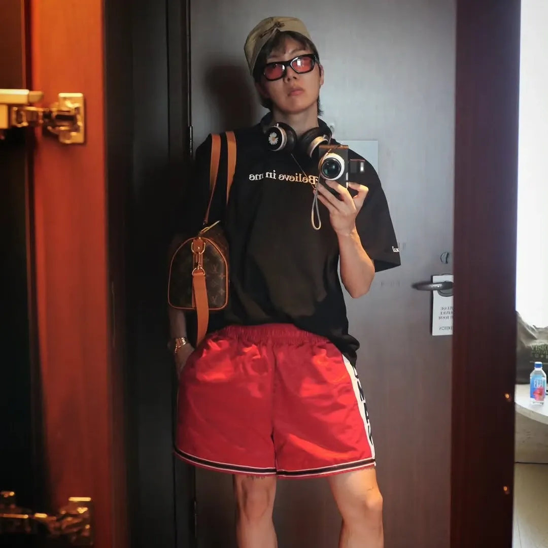 Momen yang diabadikan oleh penggemar j-hope (BTS)