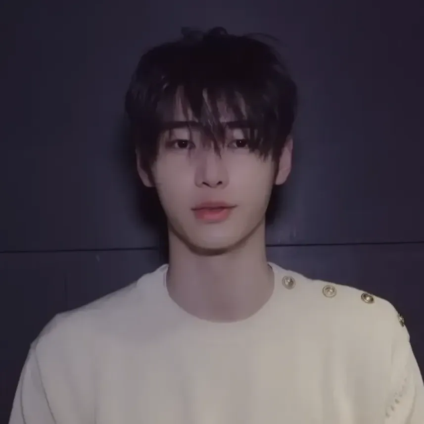 Foto terbaru Sunghoon (ENHYPEN)