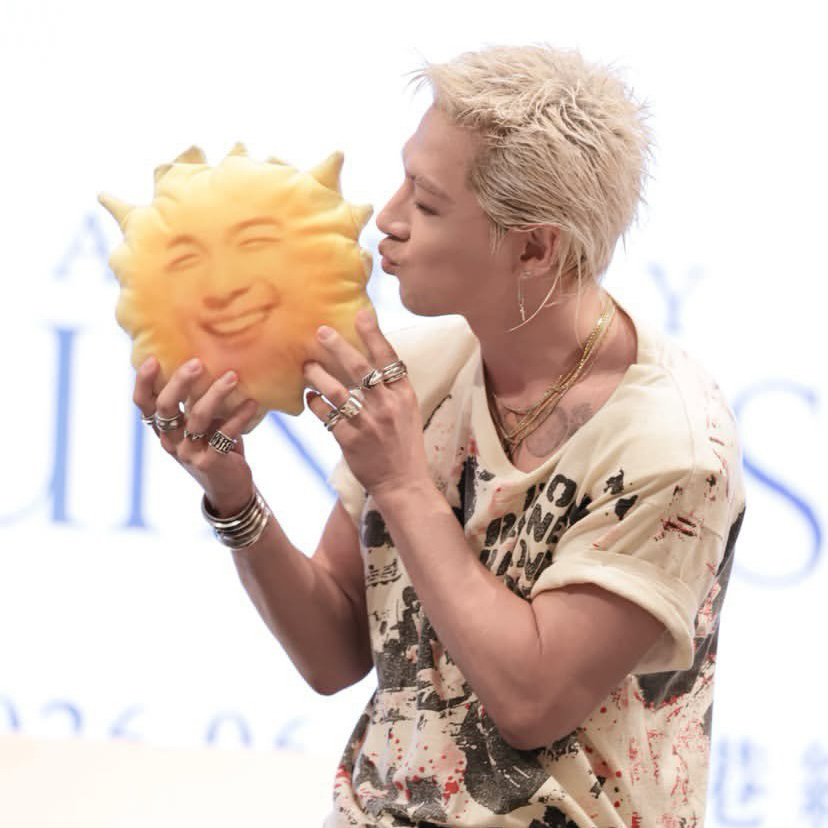 Latest photo of Taeyang (BIGBANG)