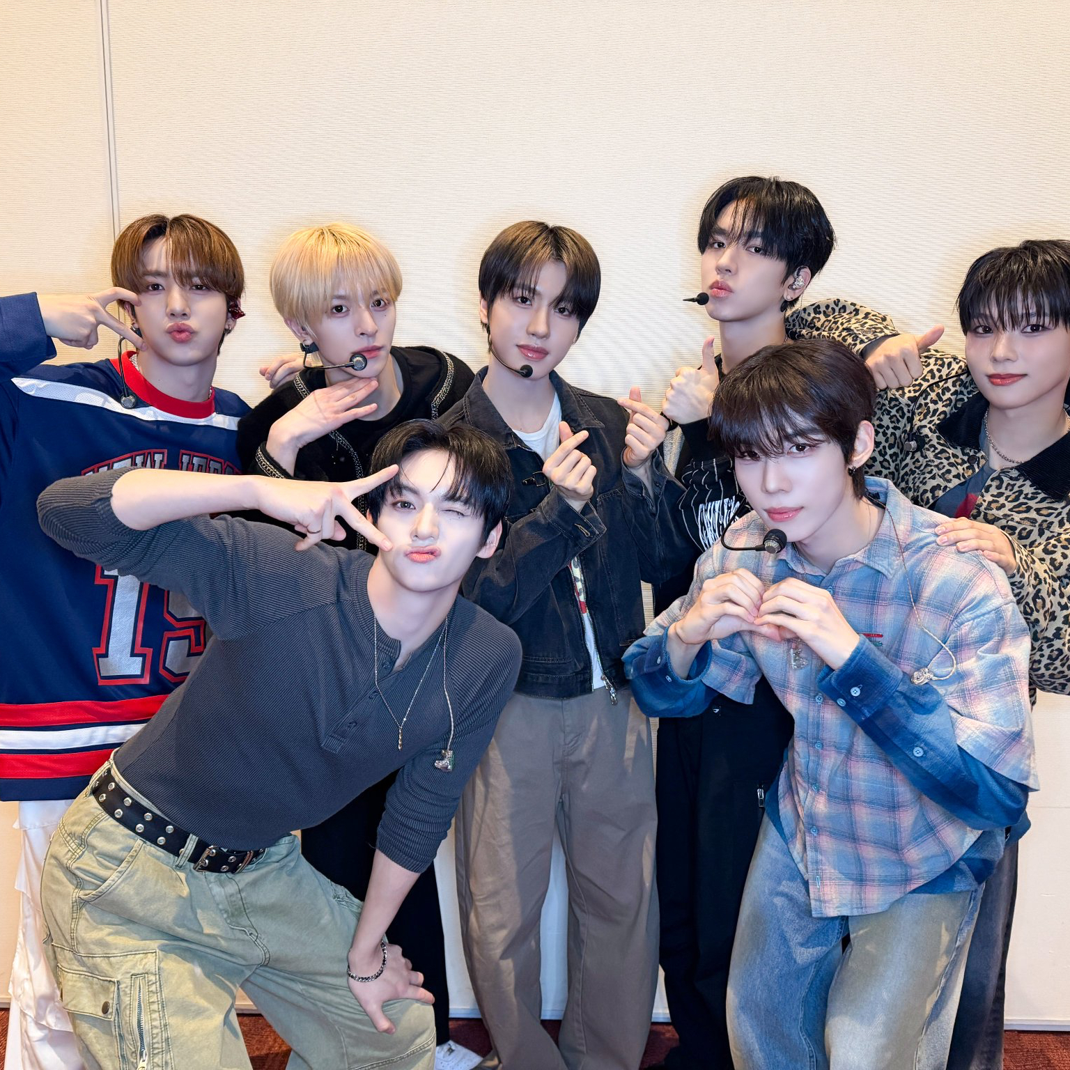 Behind-the-scenes cut of n.SSign