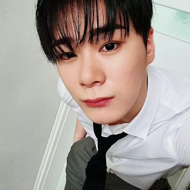 Behind-the-scenes cut of Moonbin (ASTRO)