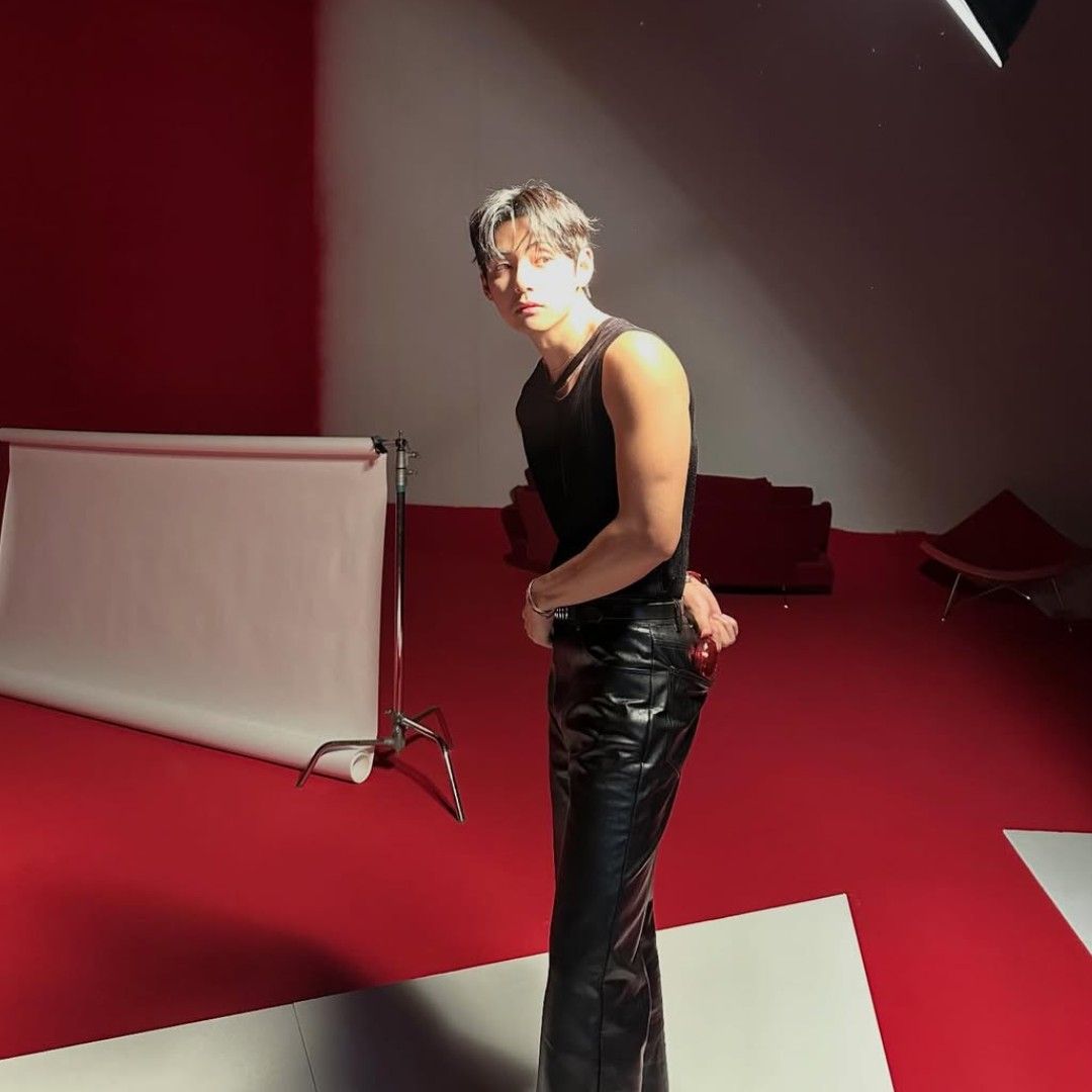 뷔 (방탄소년단)의 비하인드 컷