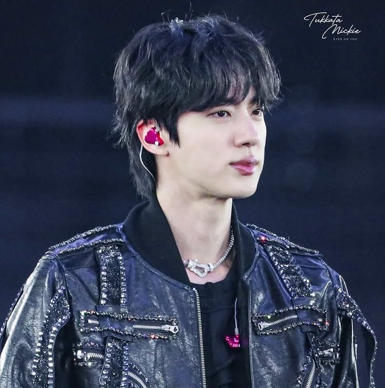 Potret di balik layar Jin (BTS)