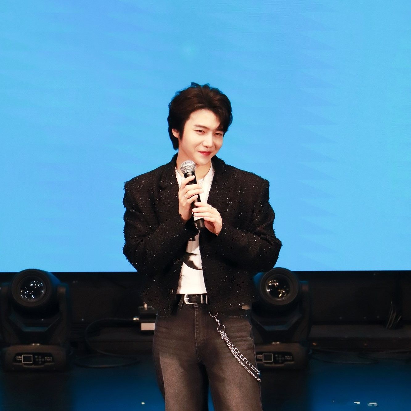 Recent activity shot of Jinho (PENTAGON)