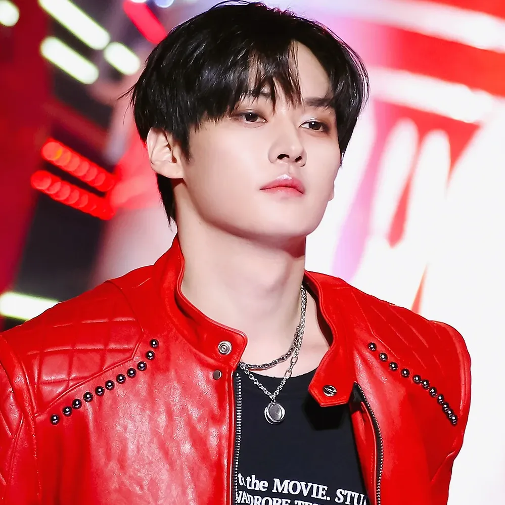 A moment captured by Lee Know (Stray Kids)'s fan