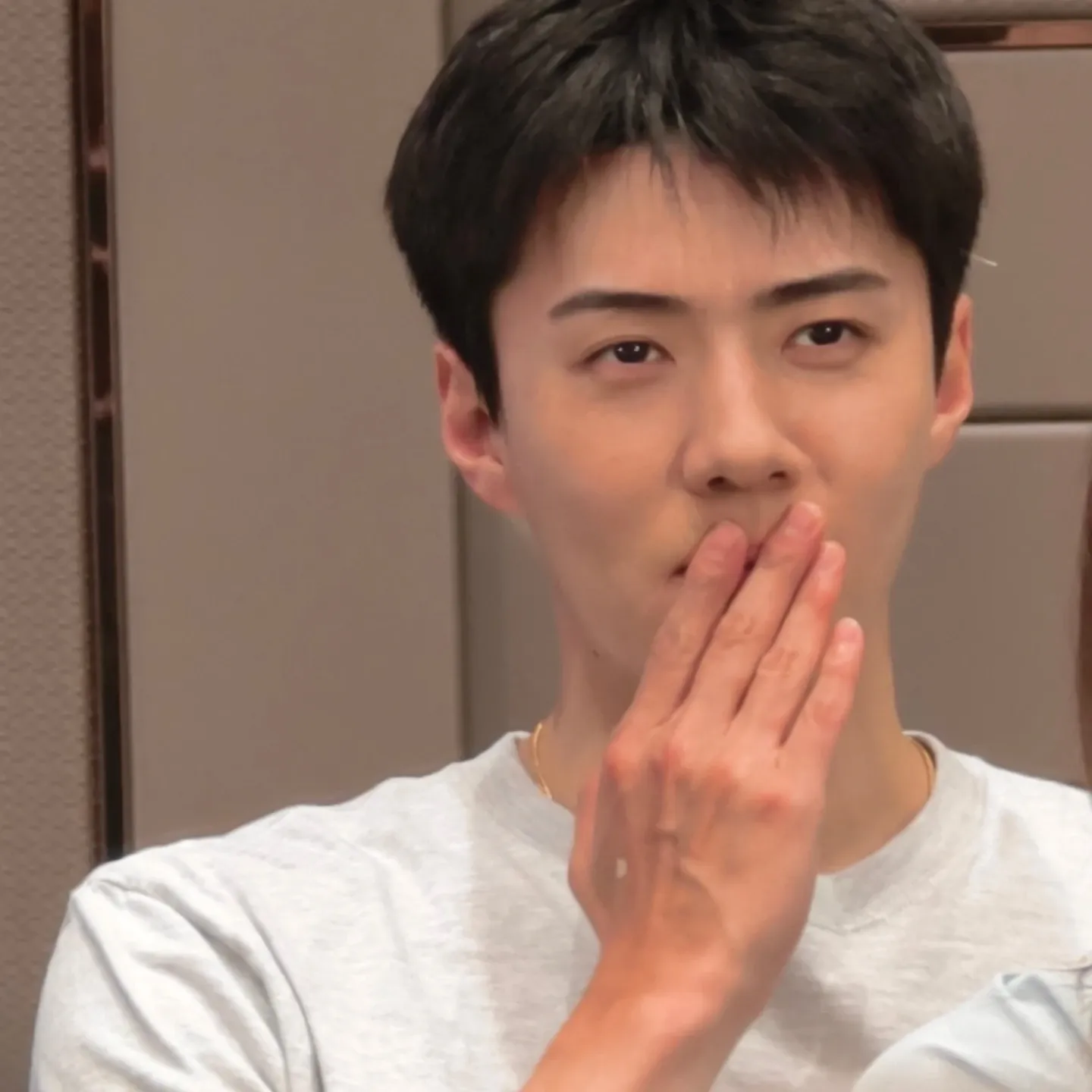 세훈 (EXO)의 비하인드 컷
