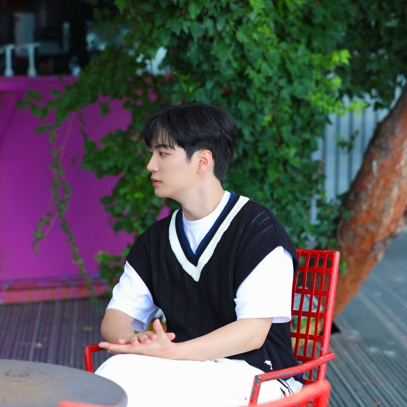 Recent activity shot of Kim Jonghyeon