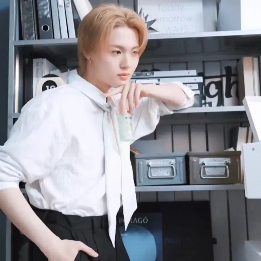 Behind-the-scenes cut of Doyoung (TREASURE)