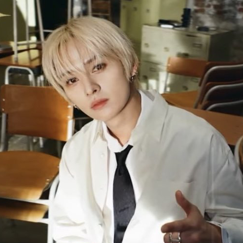 Momen yang diabadikan oleh penggemar Lee Know (Stray Kids)