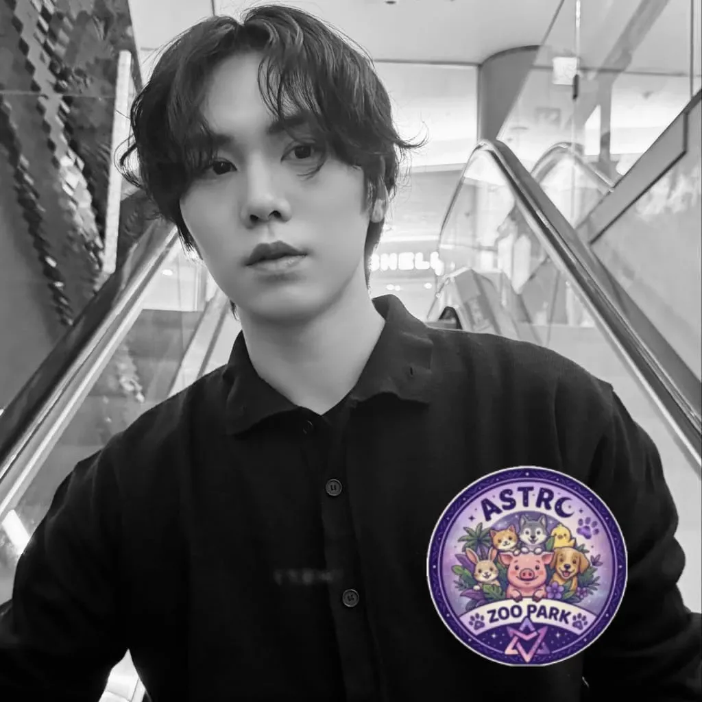 A moment captured by Rocky's fan