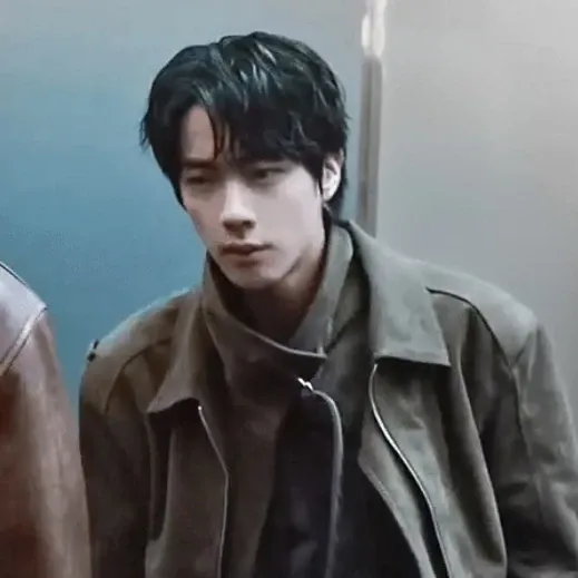 진 (방탄소년단)의 비하인드 컷