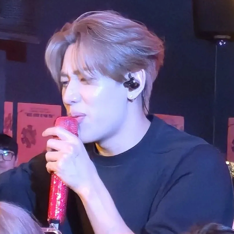Latest photo of Bambam (GOT7)