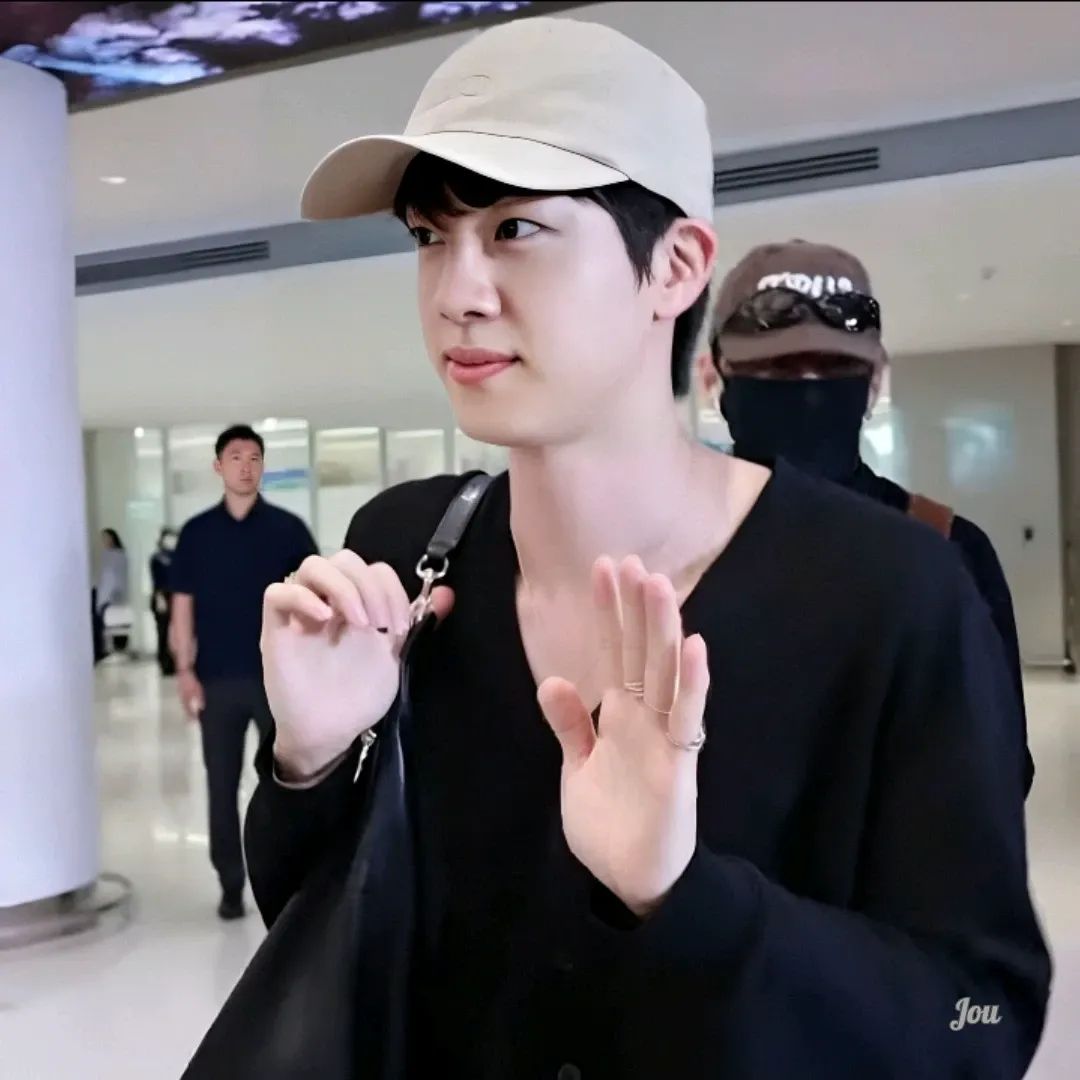 Potret di balik layar Jin (BTS)