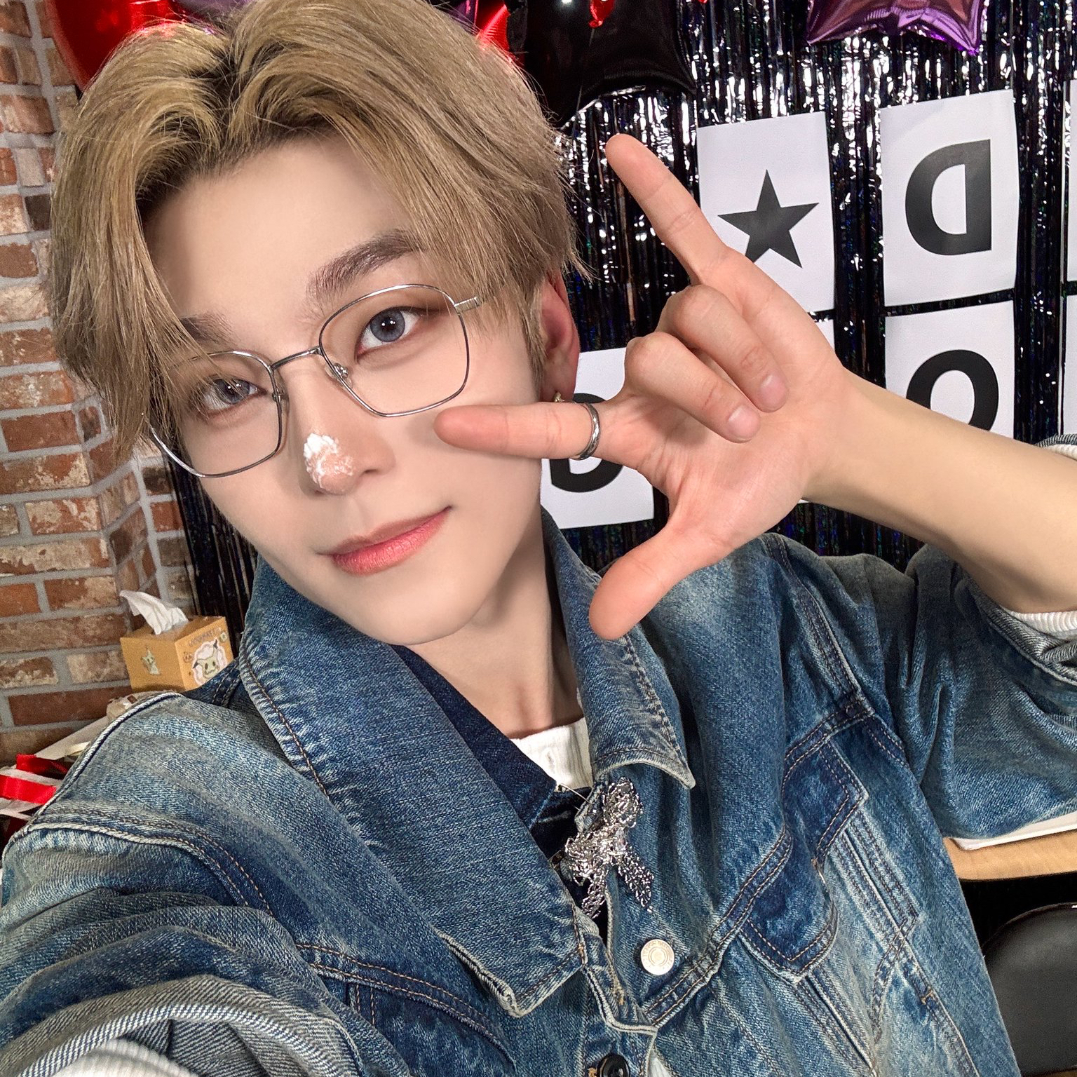 Behind-the-scenes cut of He Xinlong (ALPHA DRIVE ONE)