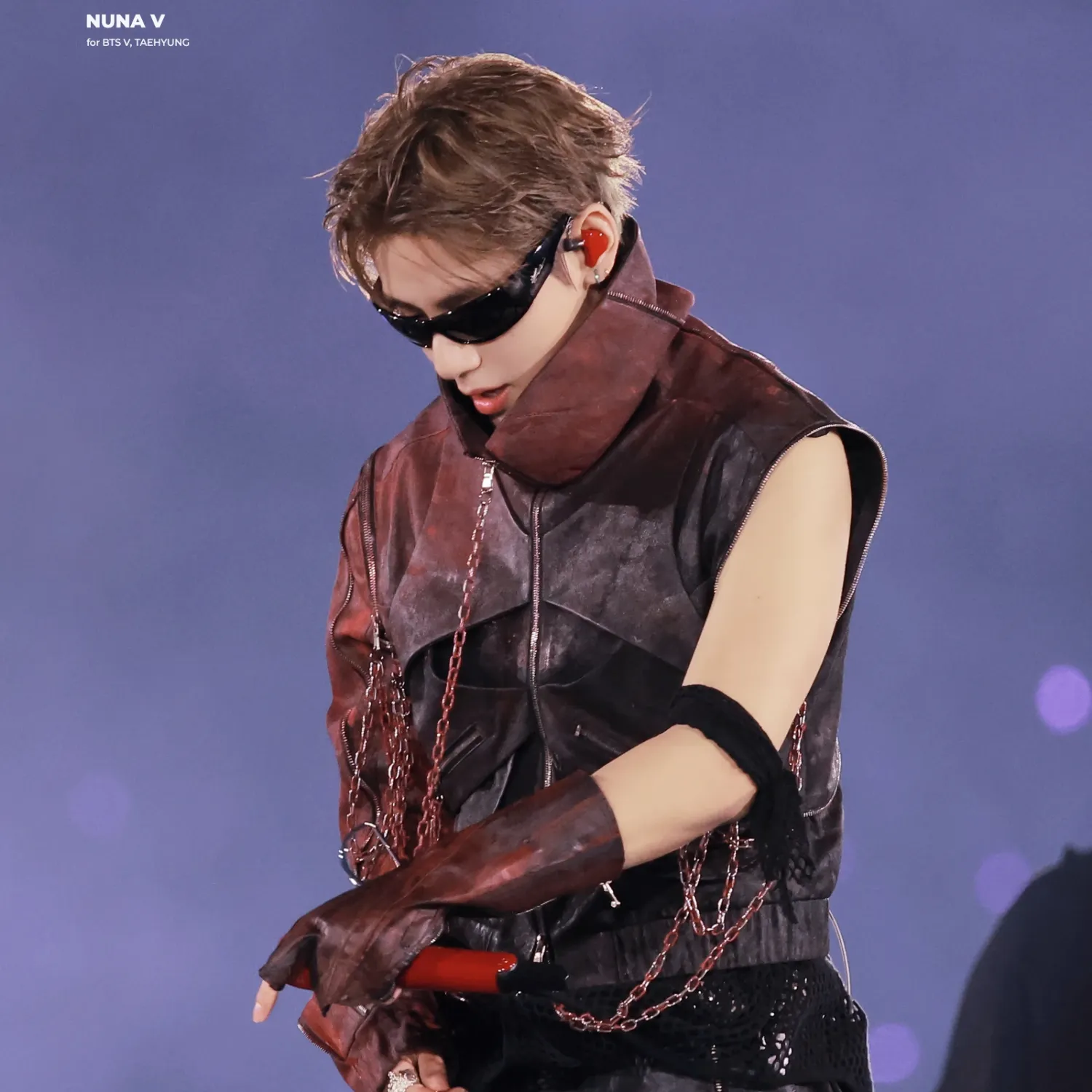 Behind-the-scenes cut of V (BTS)
