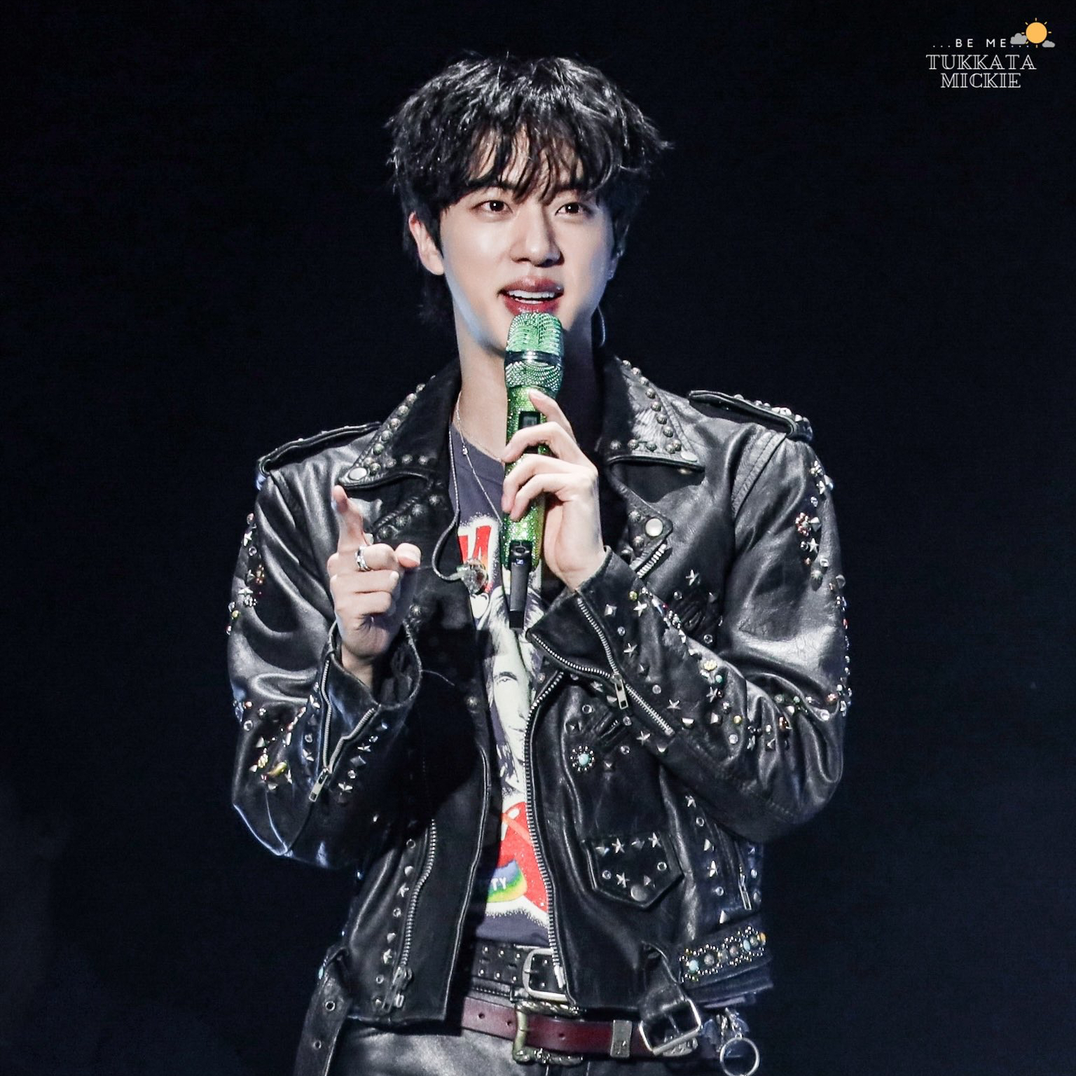 진 (방탄소년단)의 비하인드 컷