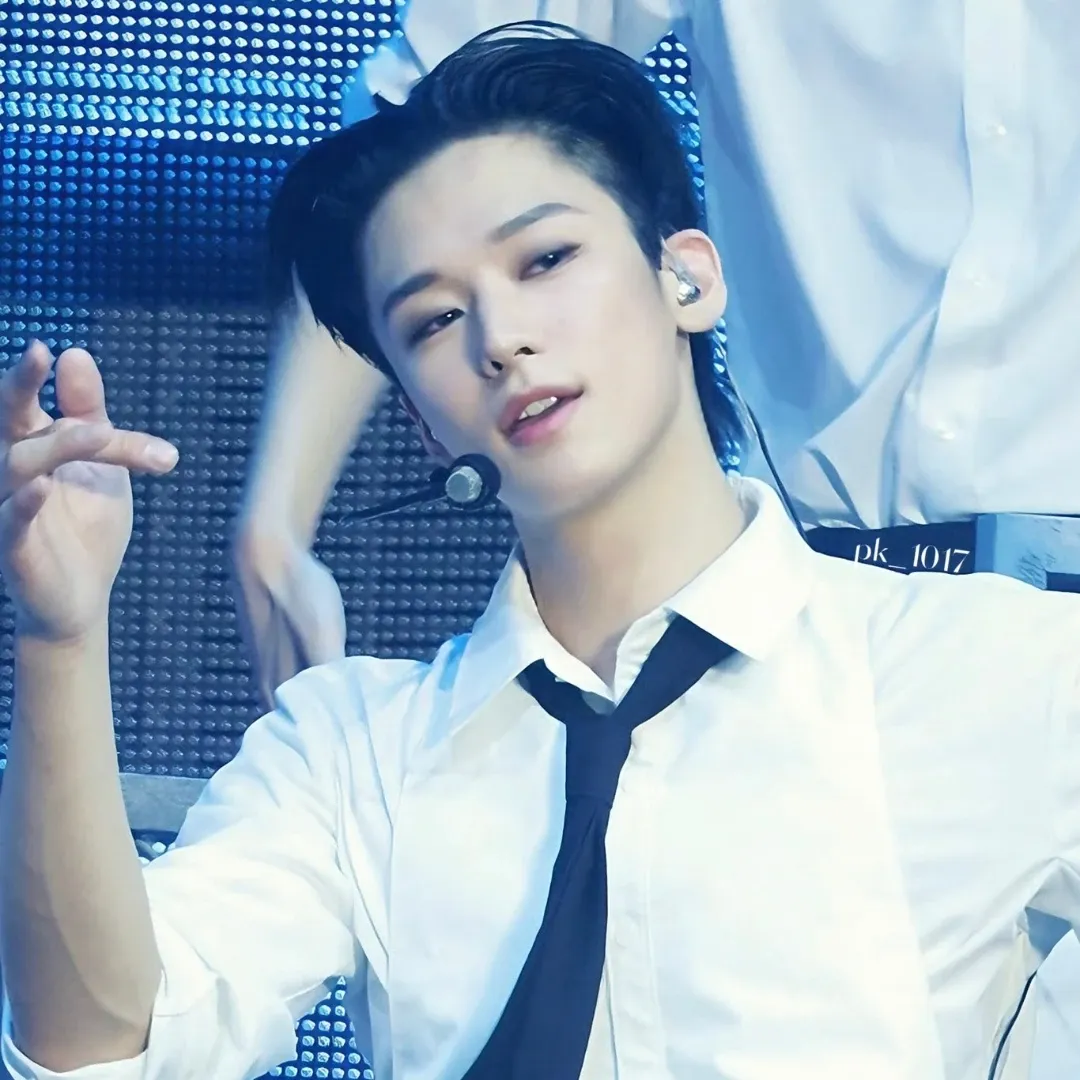 A moment captured by Juyeon (THE BOYZ)'s fan
