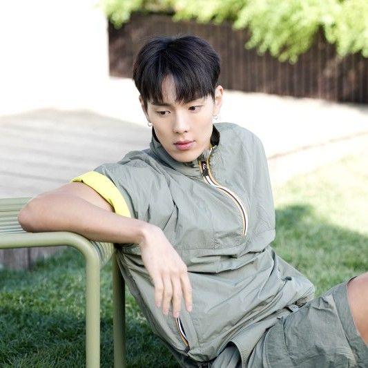 Foto aktivitas terbaru MONSTA X