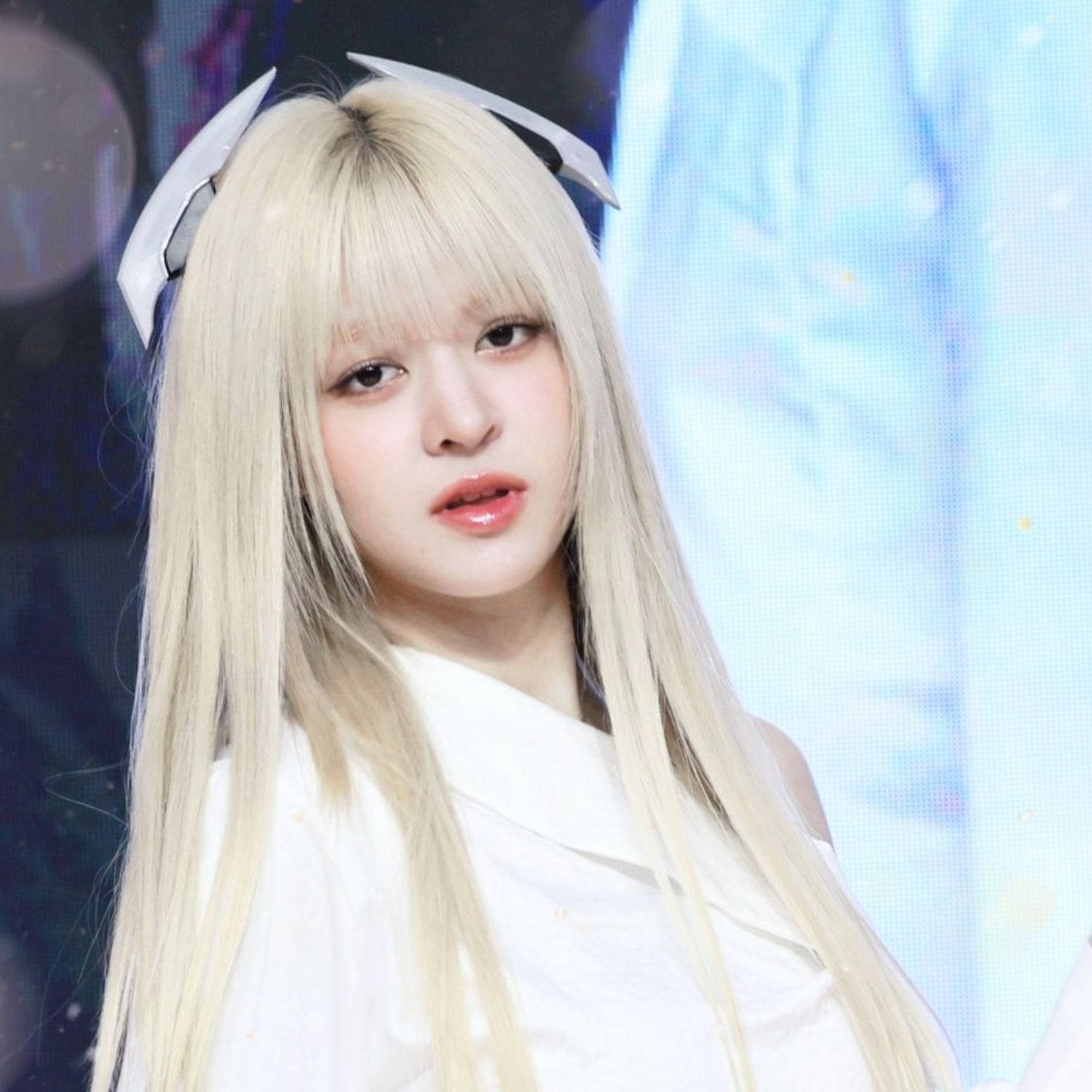 Recent activity shot of LILY (NMIXX)