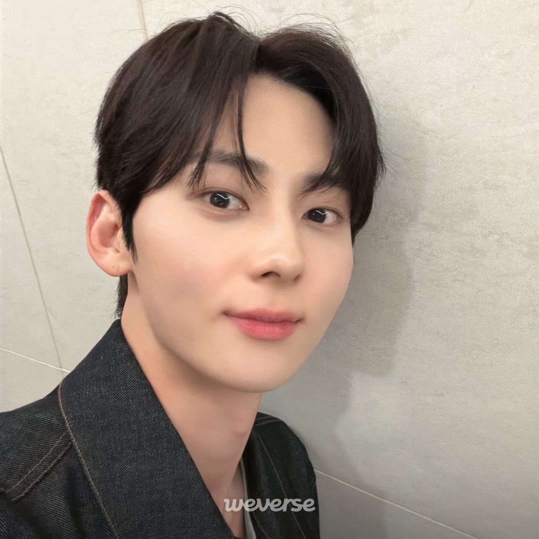 Behind-the-scenes cut of Hwang Minhyun