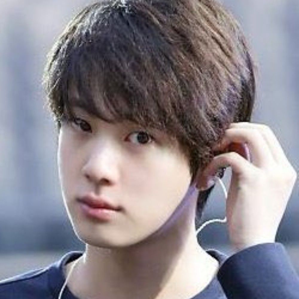 Behind-the-scenes cut of Jin (BTS)