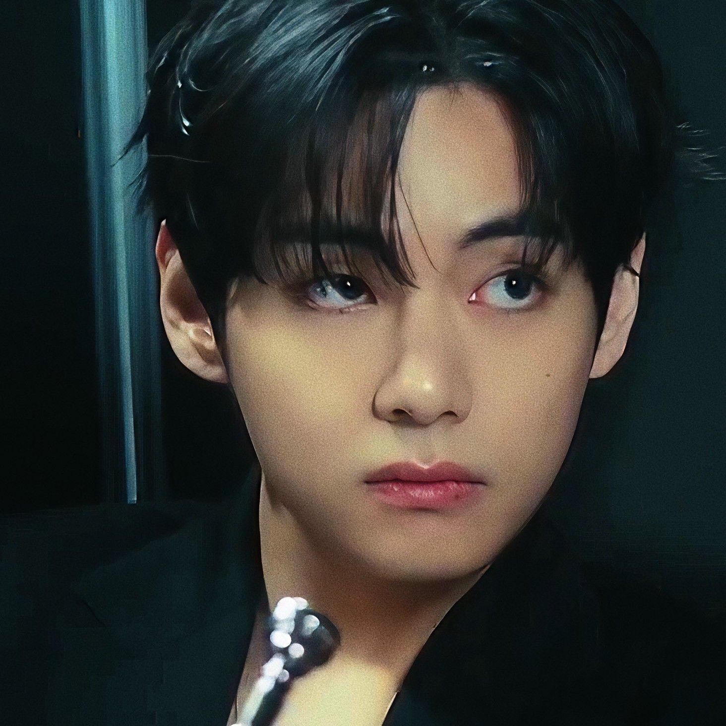 뷔 (방탄소년단)의 비하인드 컷