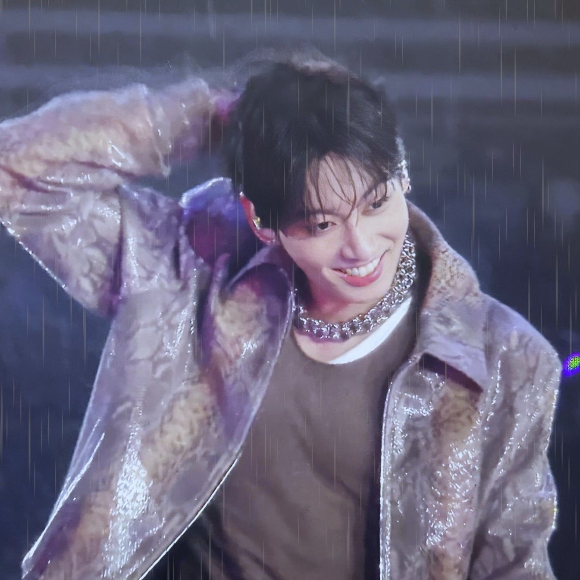 Momen yang diabadikan oleh penggemar Jungkook (BTS)