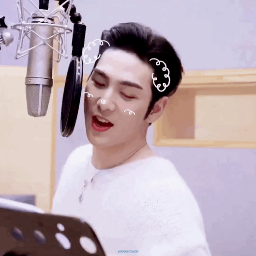 A moment captured by Baekho's fan