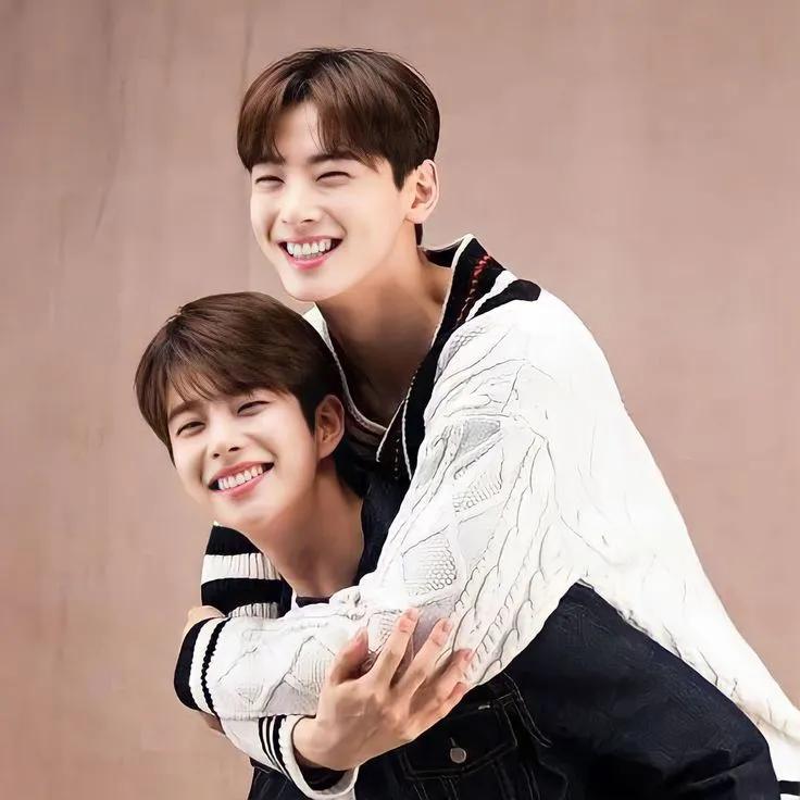 Latest photo of Eunwoo (ASTRO)