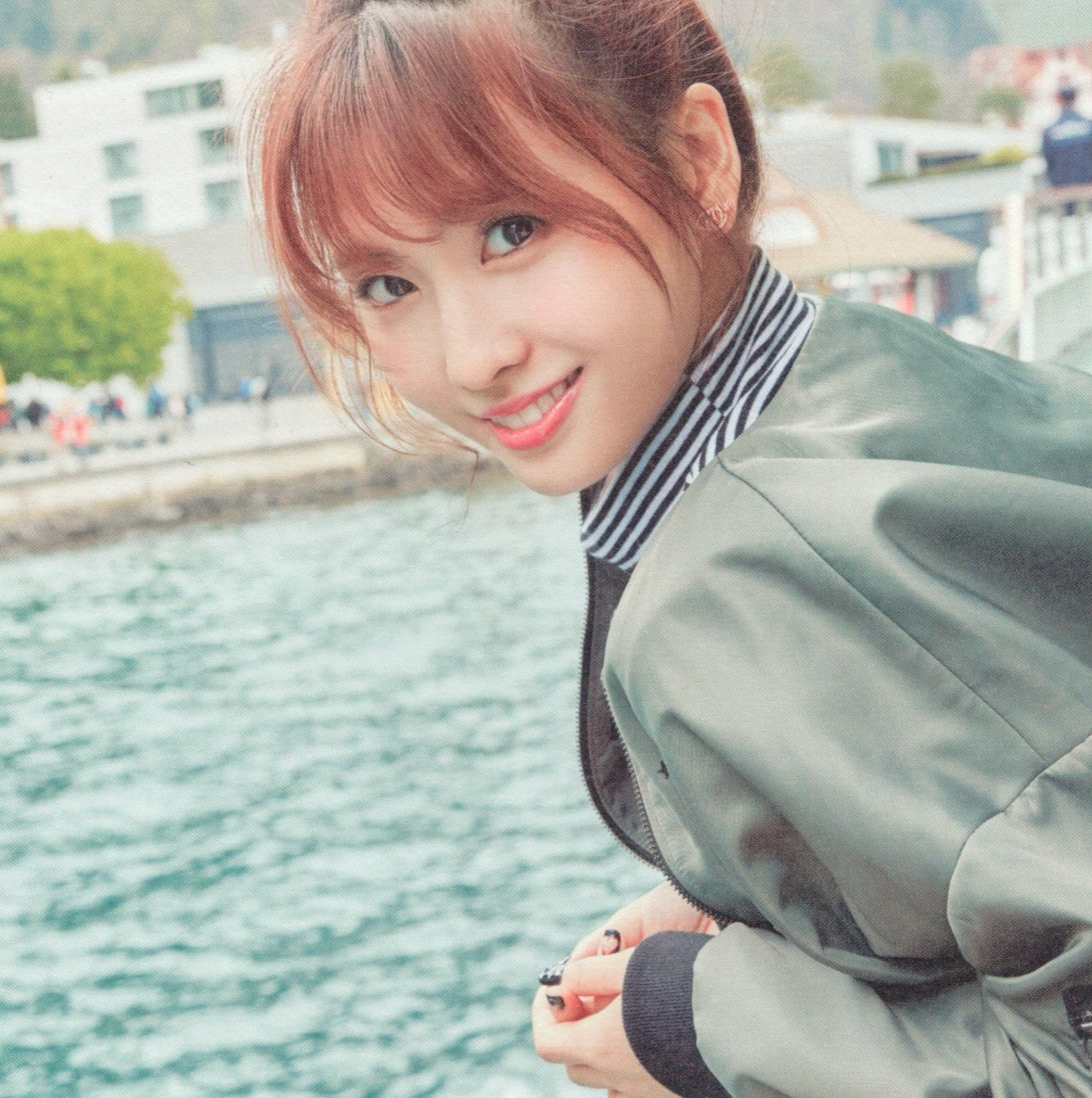 Momo (TWICE)的幕後花絮