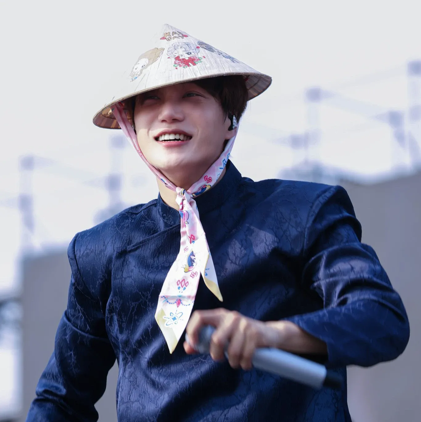 Behind-the-scenes cut of EXO