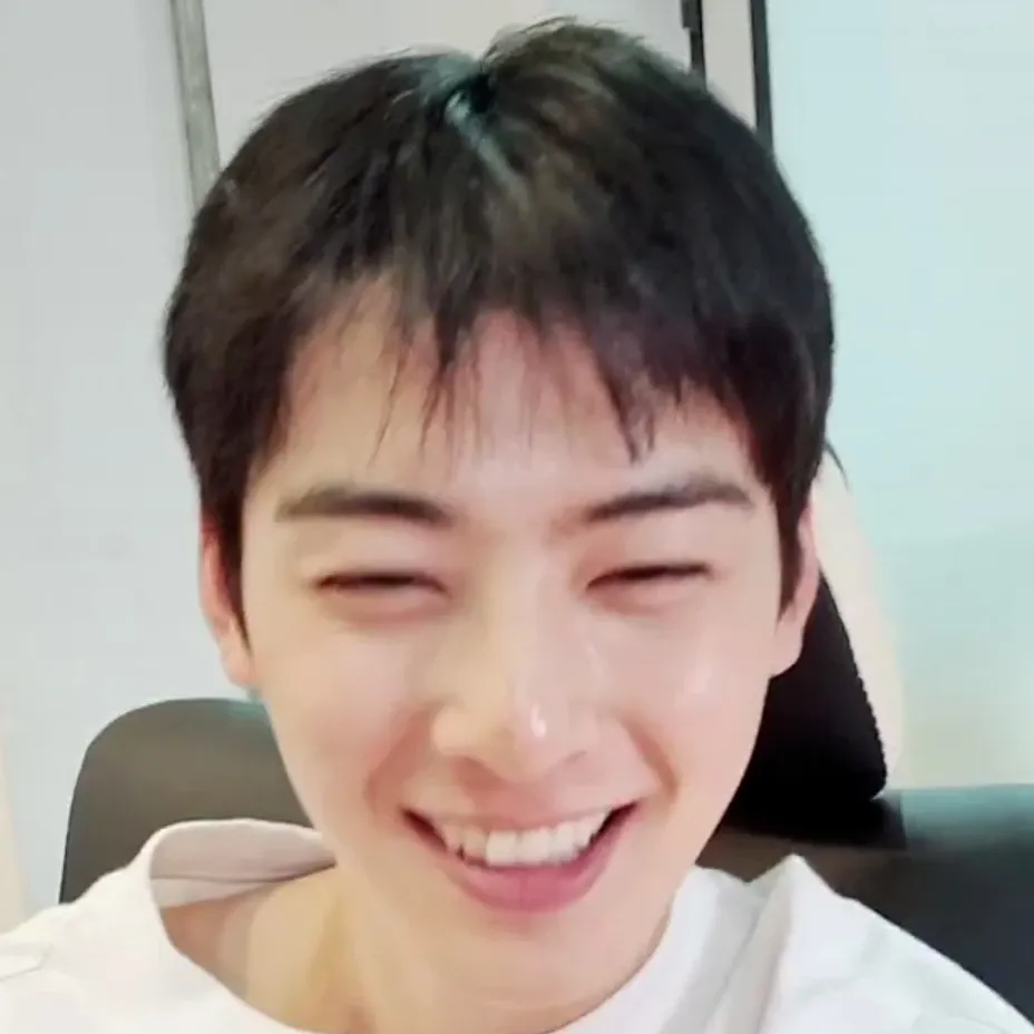 A moment captured by Eunwoo (ASTRO)'s fan