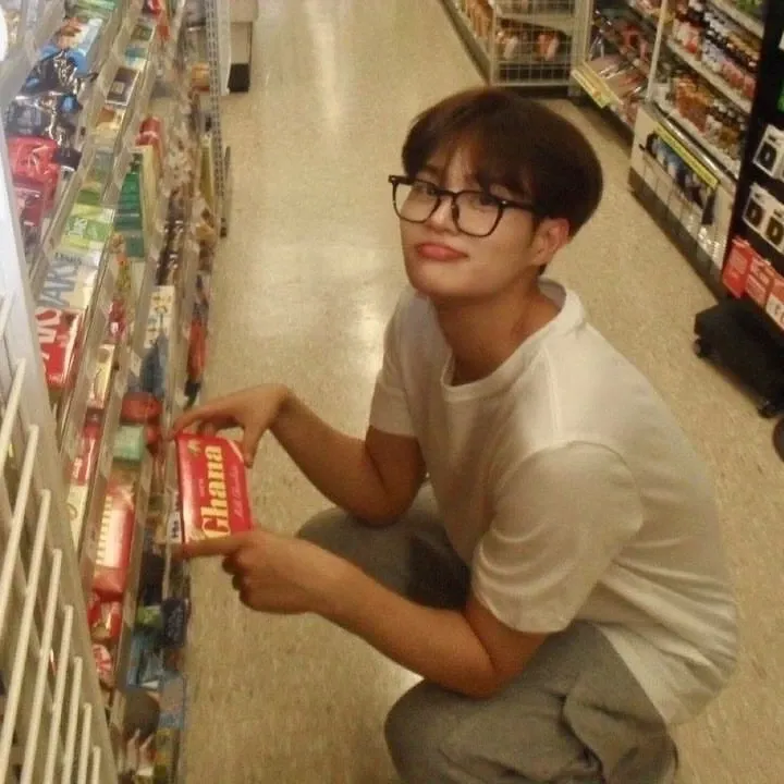 Behind-the-scenes cut of Lee Daehwi (AB6IX)