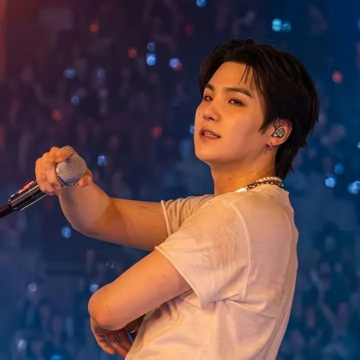 Foto terbaru SUGA (BTS)