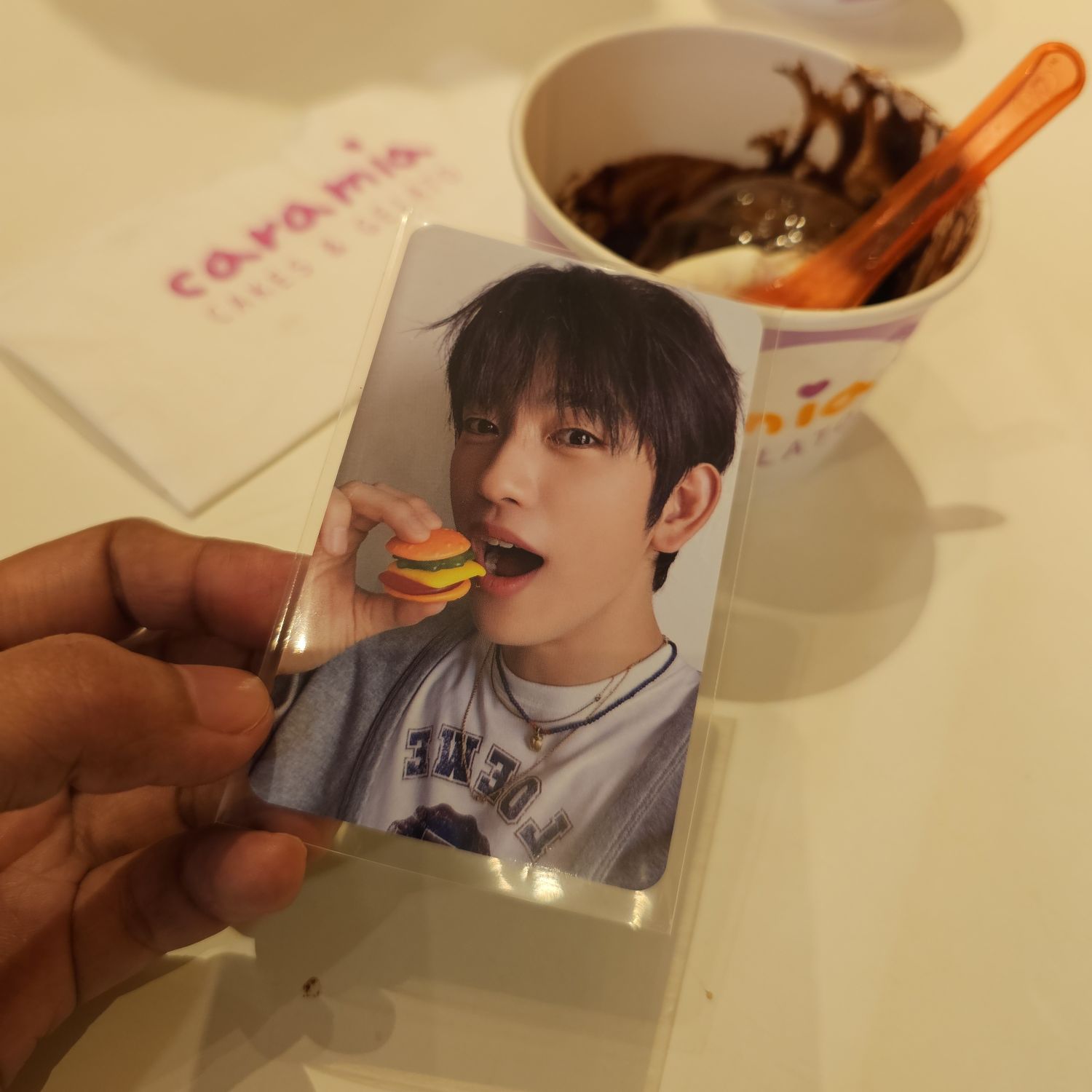 Behind-the-scenes cut of Jinyoung (GOT7)