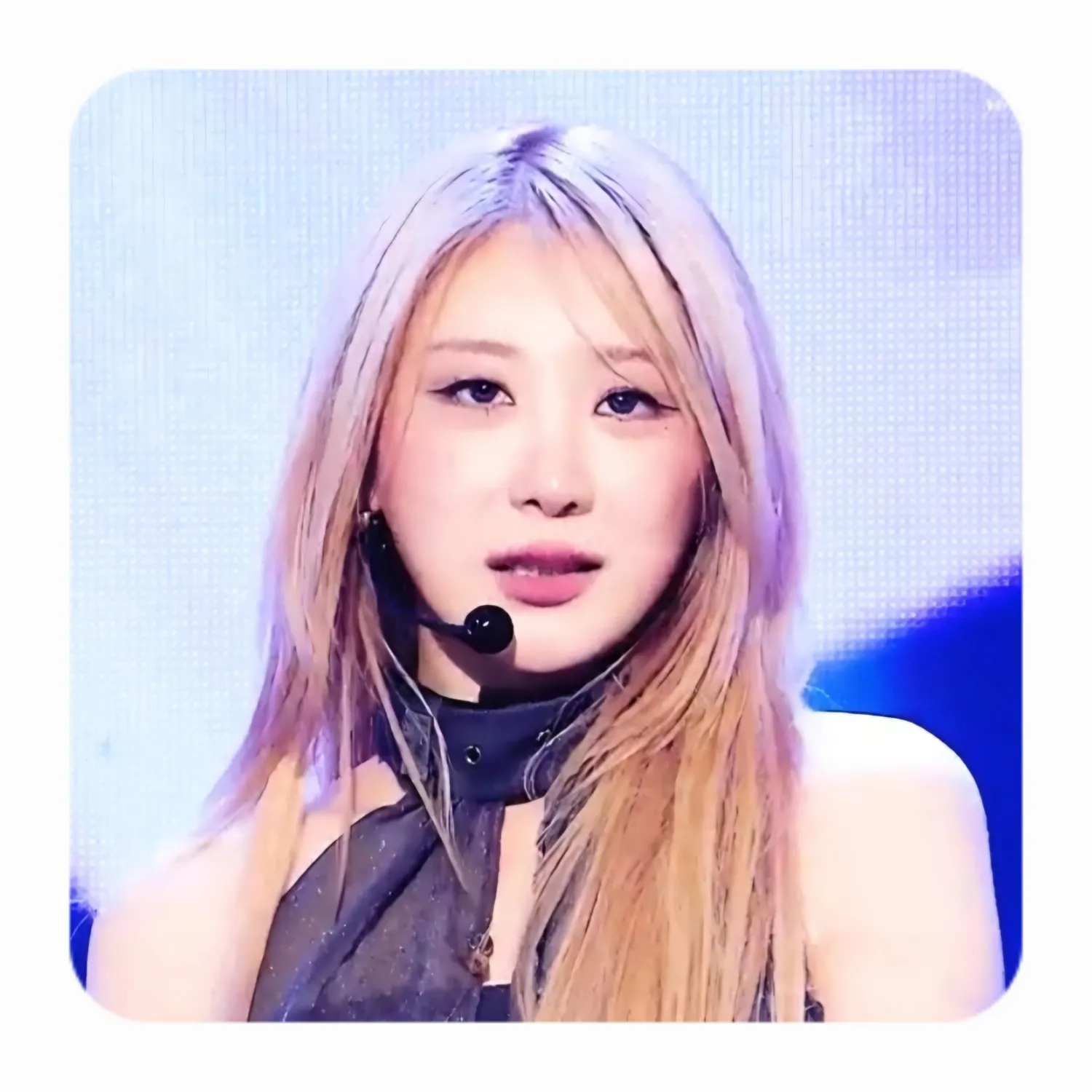 Recent activity shot of Lee Chaeyeon