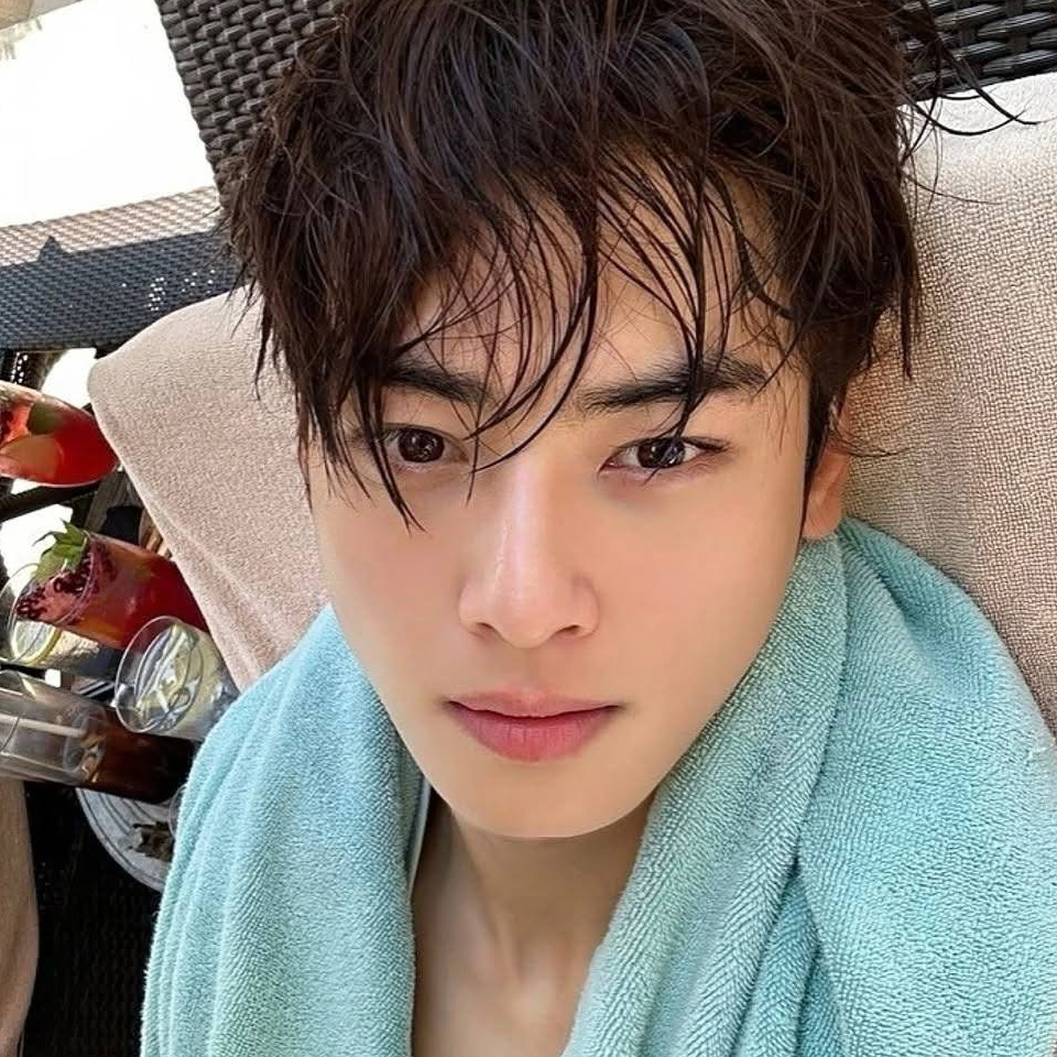 Latest photo of Eunwoo (ASTRO)