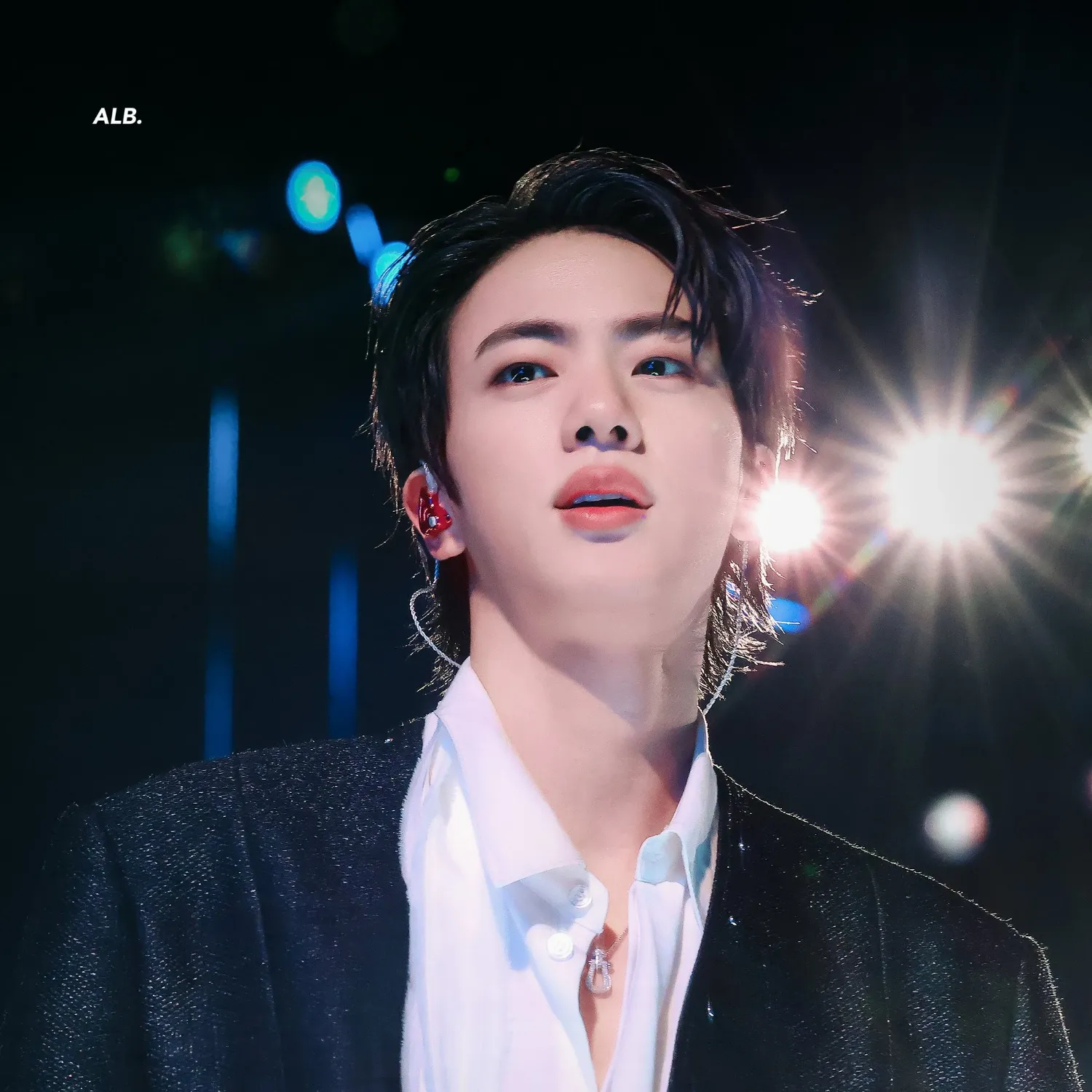 진 (방탄소년단)의 비하인드 컷