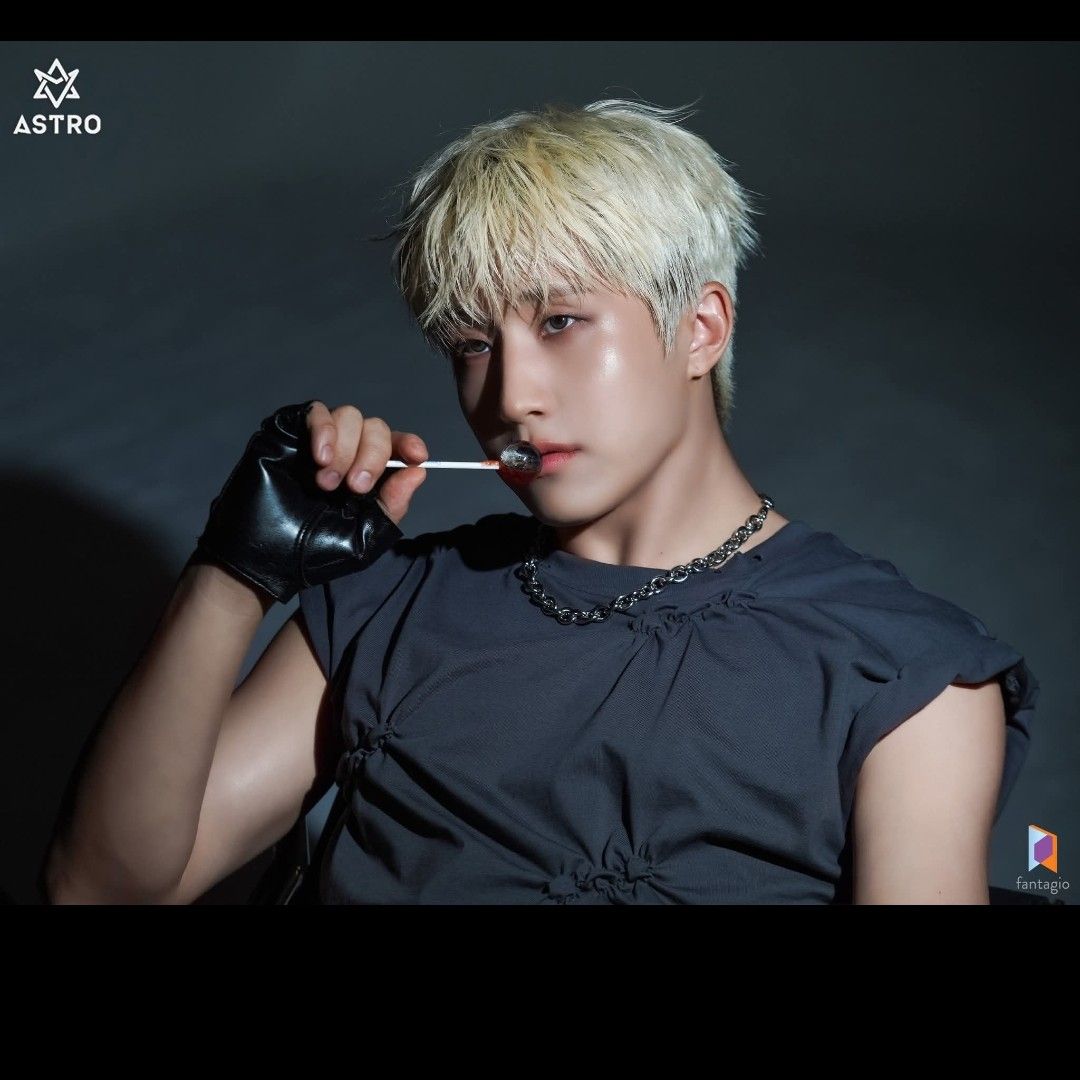 Behind-the-scenes cut of Jinjin (ASTRO)