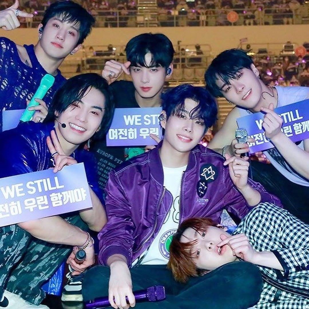 아스트로의 최신 사진